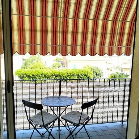 Πανσιόν Chez Nous Λα Σπέτσια